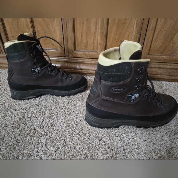 Lowa Men's Baffin Pro Brown Hiking Boots - Picture 4 of 11